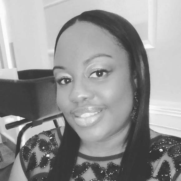 Poshmark profile picture for @lib